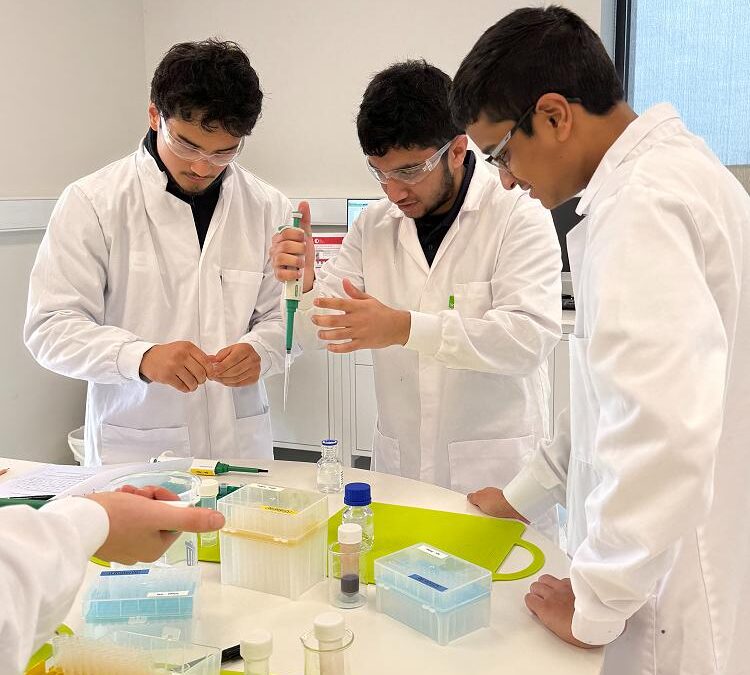 Year 12 Chemistry HPLC Excursion
